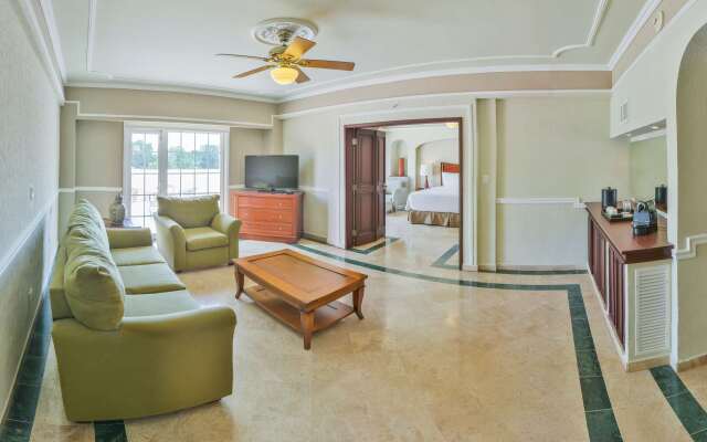 Villa Mercedes Merida, Curio Collection by Hilton