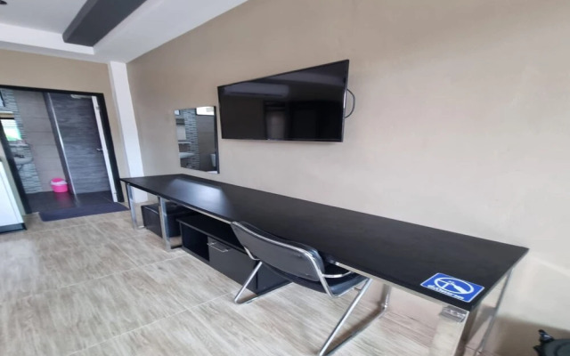 Ratchapruek DC Resort Angthong