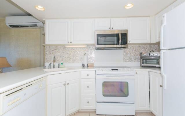 Ilikai Tower One Bedroom Lagoon View Waikiki Condos With Lanai & Free Wifi