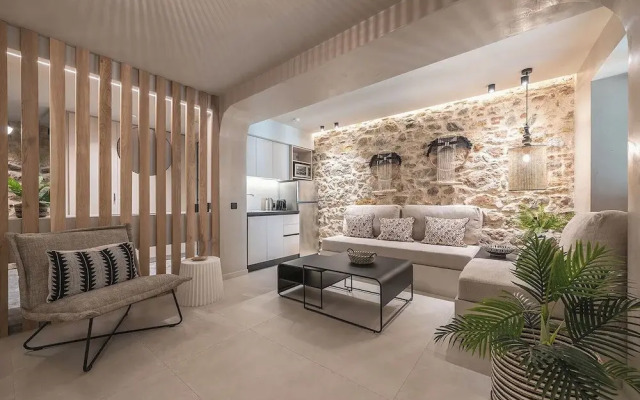 Apollonos 28 Luxury Suites