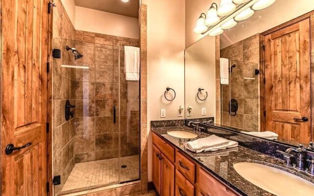 Rainmaker Retreat - Three Bedroom Cabin