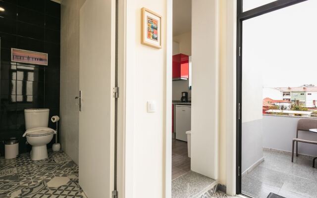 Apartamento A Francos Artist Painting 1