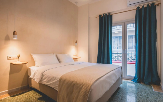 Luxury Apartment with Acropolis view Terrace and Jacuzzi in the Heart of Athens - Living Stone Azurite