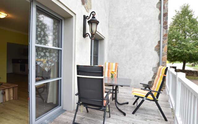 Spacious Seaside Apartment in Pepelow