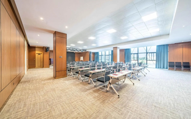 Kyriad Hotel (Xuzhou High-speed Railway Station West Exit)