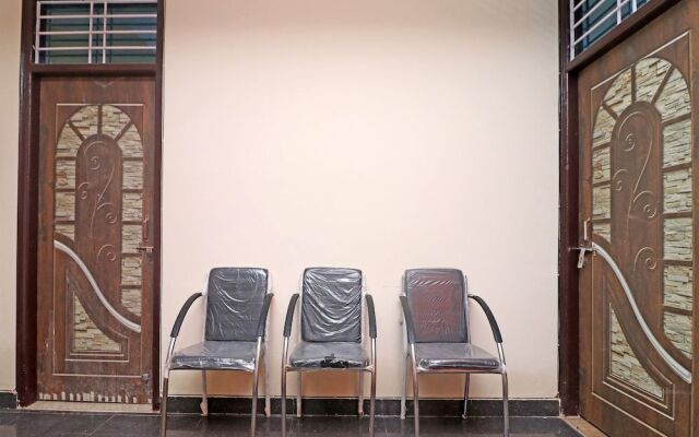 OYO 28366 Ram & Sons Residency