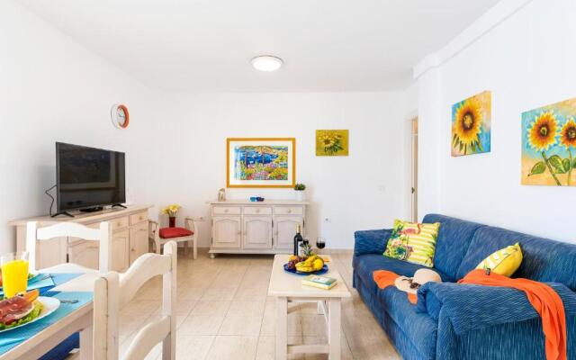 17 LOS CRISTIANOS CENTRAL by the BEACH ,WiFi