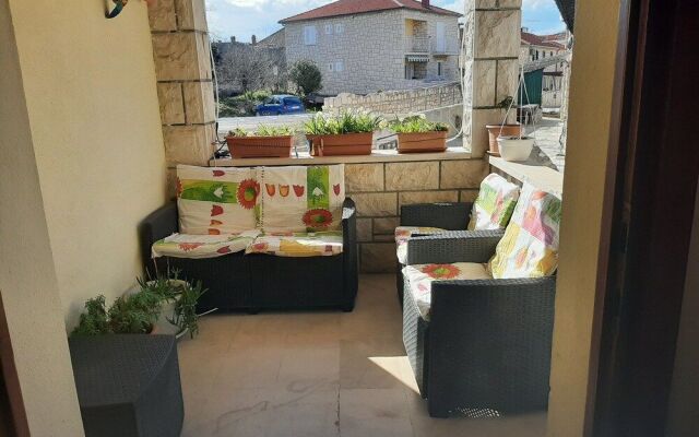 Apartment Postira
