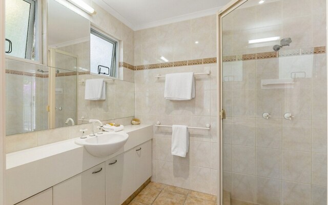 Stylish Apartment With Stunning Views - Unit 7 Taralla 16-18 Edgar Bennett Avenue Noosa Heads