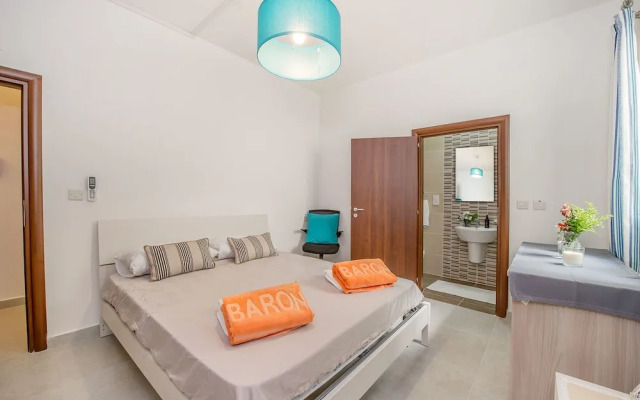 The Hillock North E4