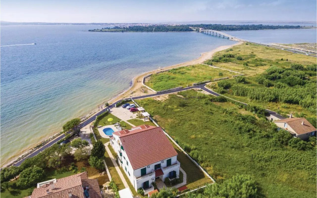 Three-Bedroom Apartment in Privlaka