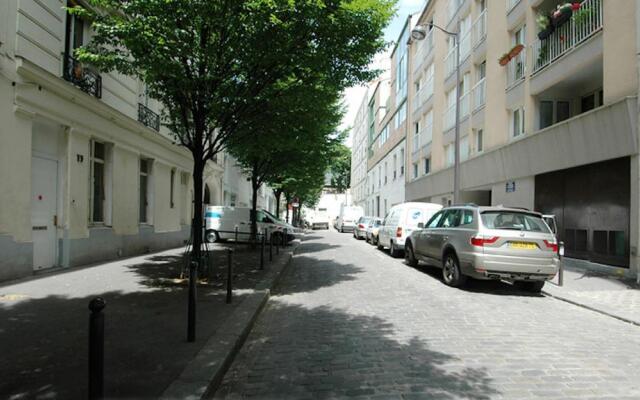 Pere Lachaise Apartment