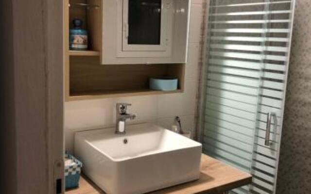 Noelli Cozy And Modern Apartment