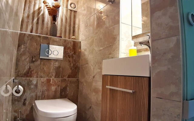 Double Room in Athens Smart Shared Home