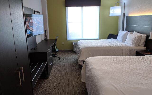 Holiday Inn Express & Suites Charlotte-Concord-I-85, an IHG Hotel