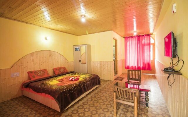 Giriraj Guest House