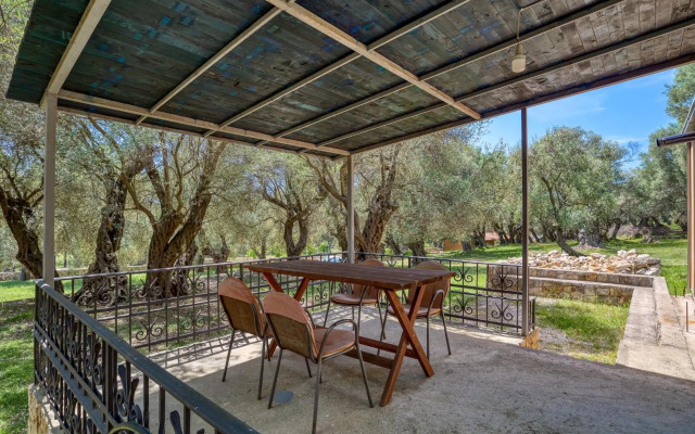 Stonehouse in Olives