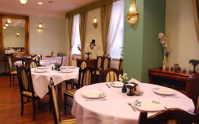 Old Time Aparthotel