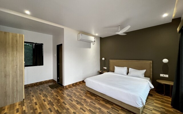 Paramount Riverfront Resort & Spa