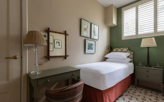 Burton Mews by Onefinestay