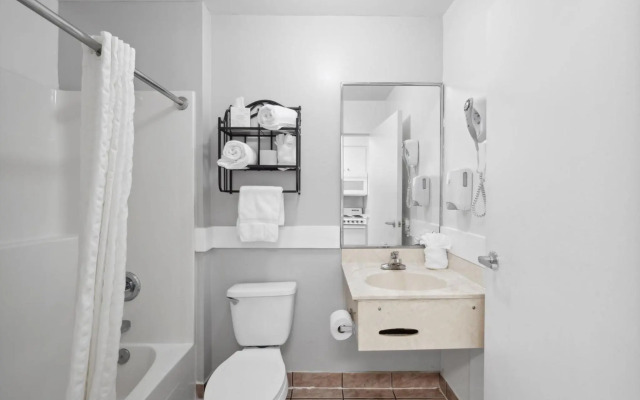 Beach Tower Beachfront Hotel, a By The Sea Resort