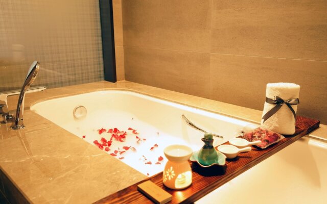 KuanRong Luxury Suites Hotel - Daping Times Square
