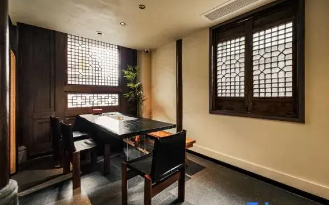 Moonlit Courtyard of Lizhuang