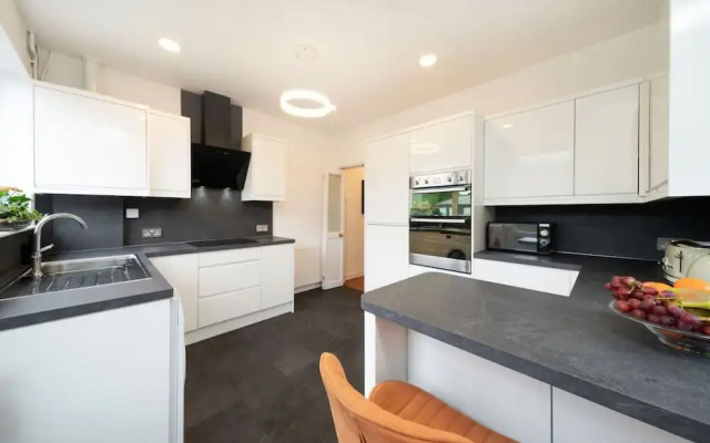 Taigh Tatha - Stylish 3 bed Home