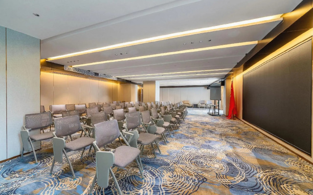 Rich Center Hotel (Foshan Jiujiang Xinji Plaza)