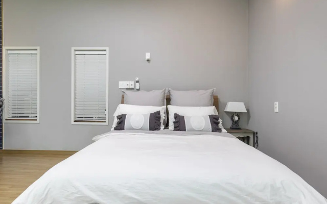 Lim Sea Side Poolvilla Pension