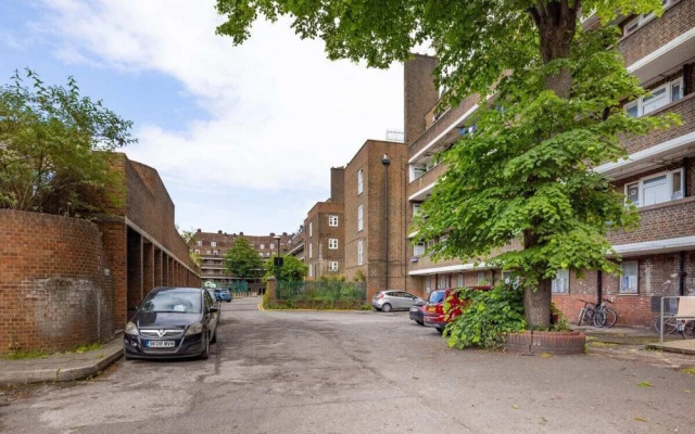The Vauxhall Bolthole - Elegant and Bright 2bdr Flat