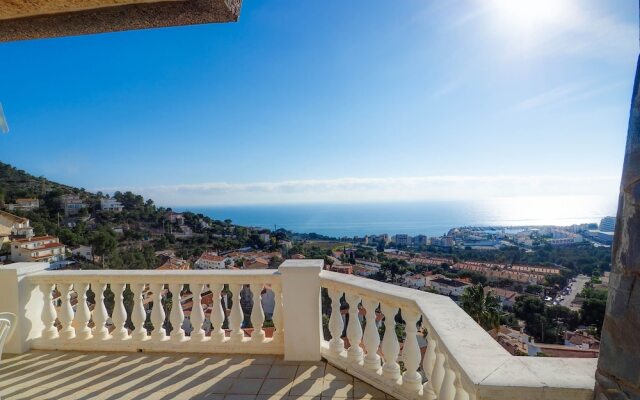 Property with amazing sea view and pool