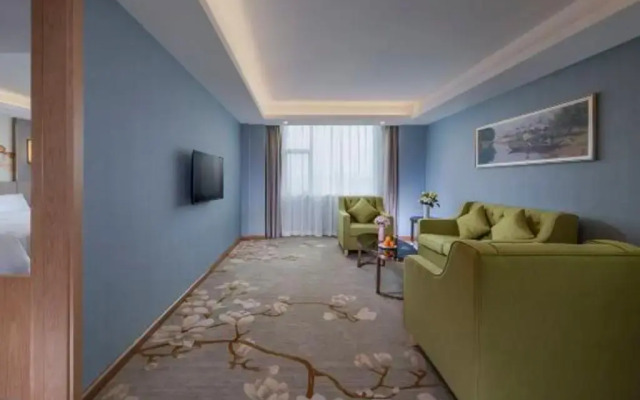 Vienna International Hotel (Foshan Eternal Love Xiqiao Mountain Scenic Area)