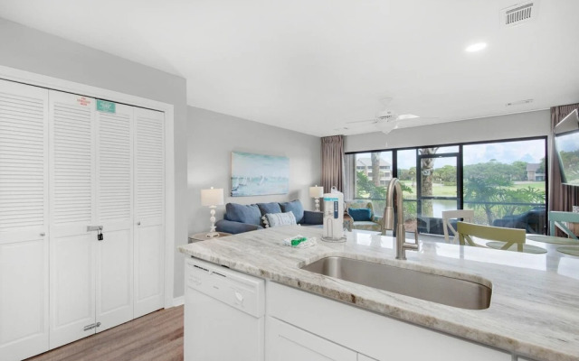 Seascape Lakefront Villas 128- Retreat Yourself