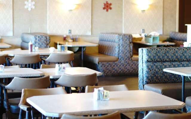 The Ritz Cafe and Motor Inn