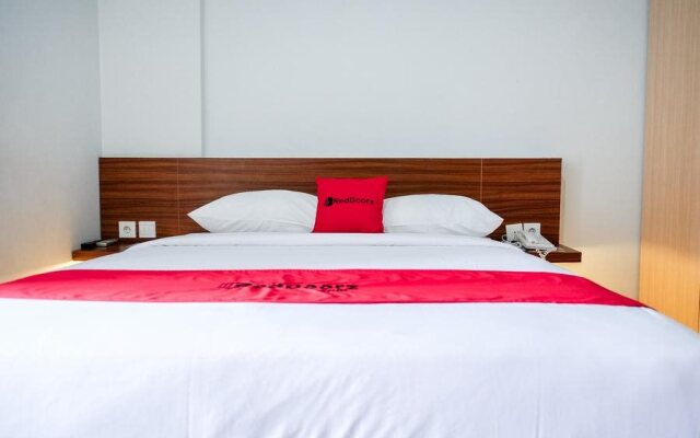 Paramita Hotel by RedDoorz