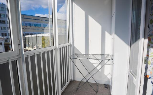 Атлант на улице Димитрова 51А