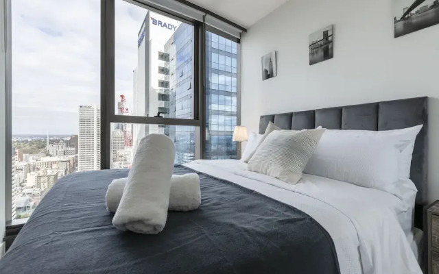 Trendy Melbourne 2 Bedroom Apartment by BnB Pro