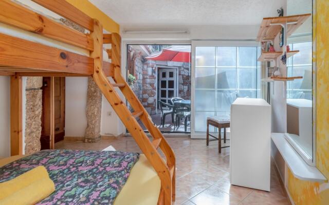 Stunning Home in Grizane With Wifi and 2 Bedrooms