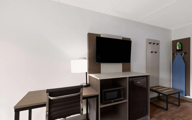 Ramada by Wyndham Bainbridge