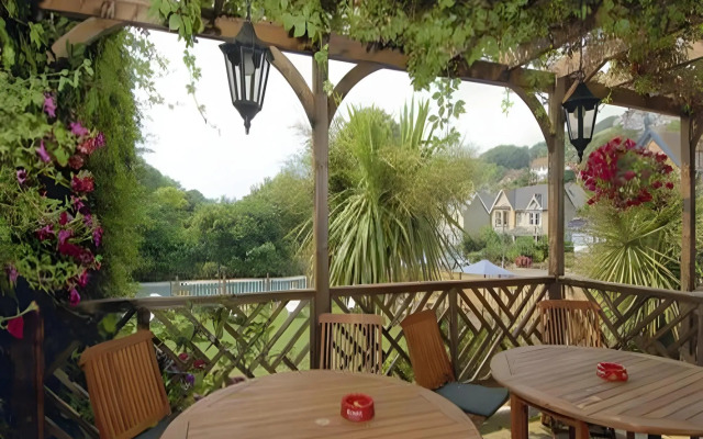 Eversley Hotel