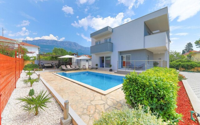 Stunning Home in Kastel Kambelovac With 4 Bedrooms, Wifi and Outdoor Swimming Pool