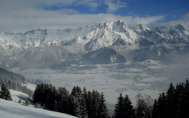 Appealing Apartment in Saalfelden Near Lake