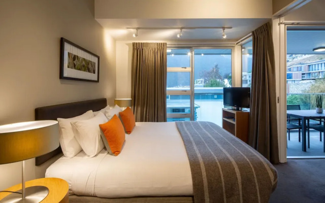 Element Escapes Luxury Apartments