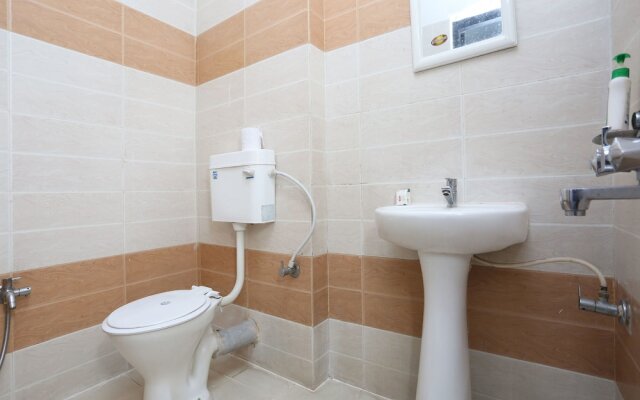 OYO 13288 Hotel Rajashree Inn