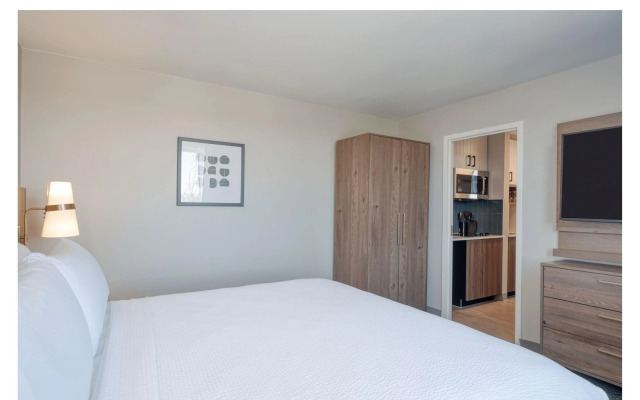 Holiday Inn Express Federal Way Seattle South by IHG