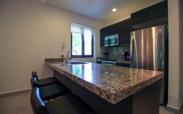 Condo in Gated Resort  by Olahola
