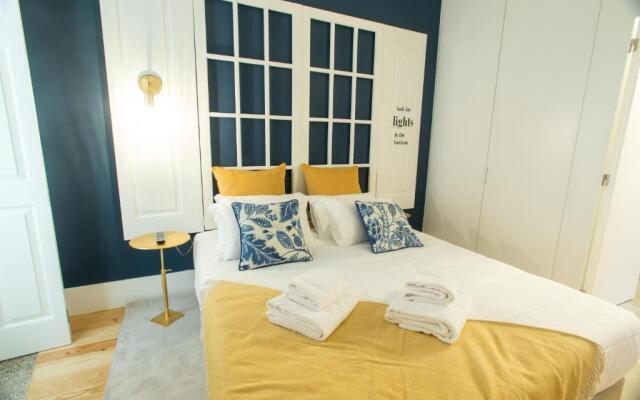 Janelas de São Bento by Porto City Hosts