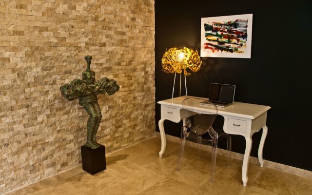 DC 2201 -  2 BEDROOM + NEAR BEACH + STEPS from 5th AV. - Apts