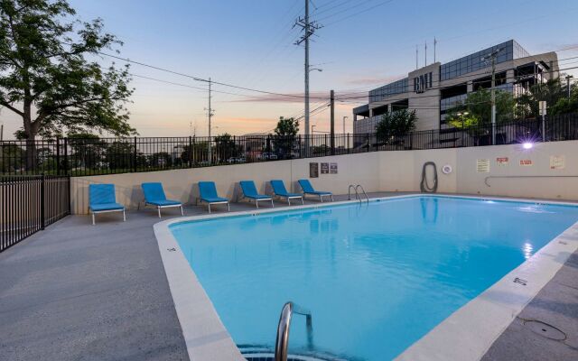 Best Western Downtown Plus Music Row
